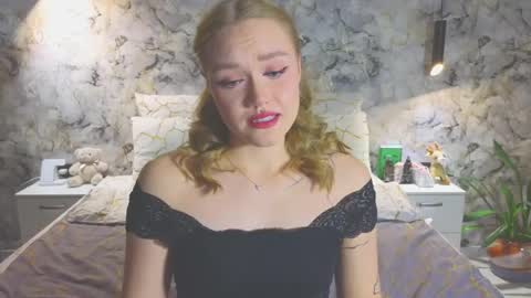 Kate online show from December 2025 06:02:01 PM