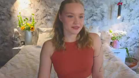 Snapshot of aurora_golden chatting on July 2026 06:15:01 AM Kate online show from July 2026 06:15:01 AM