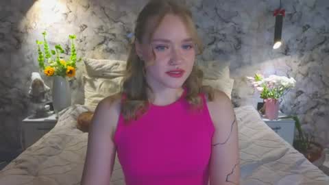 Snapshot of aurora_golden chatting on July 2026 11:35:01 AM Kate online show from July 2026 11:35:01 AM