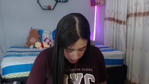 Snapshot of aurora_shy_ chatting on December 2024 01:05:01 AM Aurora online show from December 2024 01:05:01 AM