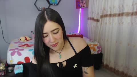 Snapshot of aurora_shy_ chatting on January 2025 03:56:02 AM Aurora online show from January 2025 03:56:02 AM