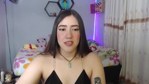 Snapshot of aurora_shy_ chatting on February 2025 09:10:01 PM Aurora online show from February 2025 09:10:01 PM