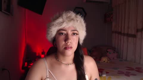 Snapshot of aurora_shy_ chatting on May 2026 06:42:01 AM Aurora online show from May 2026 06:42:01 AM