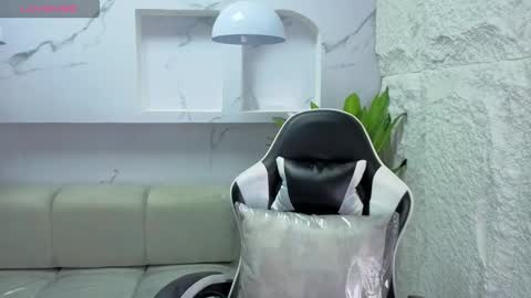 Snapshot of aurora_tp chatting on February 2026 07:29:01 PM AURORA online show from February 2026 07:29:01 PM