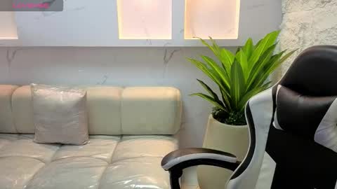 Snapshot of aurora_tp chatting on February 2026 02:20:02 AM AURORA online show from February 2026 02:20:02 AM