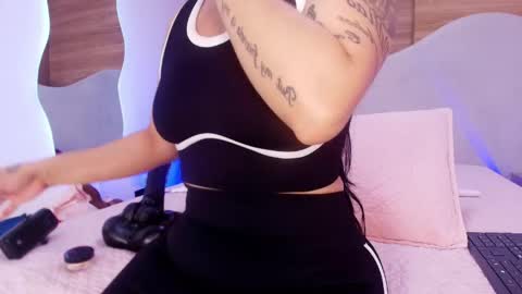 Snapshot of auroraa_miller chatting on May 2026 03:02:02 AM auroraa_miller online show from May 2026 03:02:02 AM