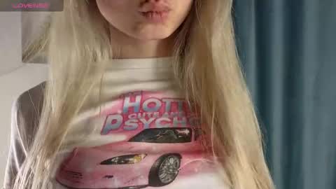 Aurora online show from September 2025 01:34:02 PM