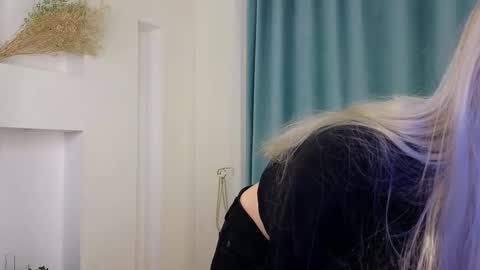 Aurora online show from September 2025 01:38:01 PM