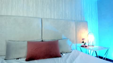 ...  ... online show from January 2025 12:17:02 AM