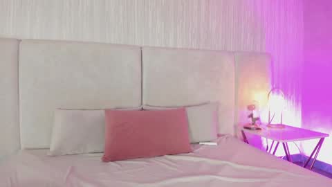 ...  ... online show from January 2025 01:48:01 PM