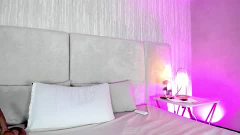 ...  ... online show from February 2025 06:43:02 PM