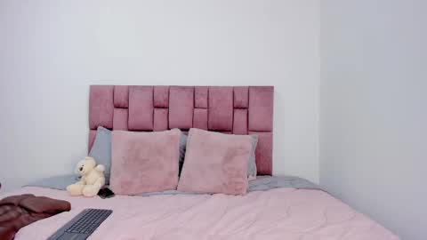 ...  ... online show from February 2025 09:44:02 PM