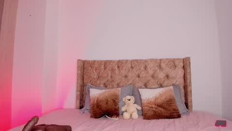 ...  ... online show from October 2025 08:04:01 PM