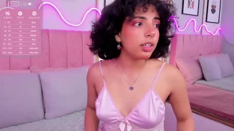 Snapshot of auroramillss chatting on May 2026 03:25:01 AM Mariana online show from May 2026 03:25:01 AM