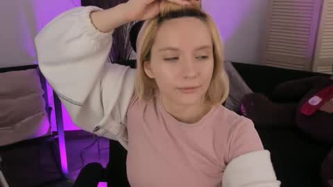 aurorawrenfield online show from February 2026 07:35:01 AM