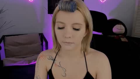 aurorawrenfield online show from March 2026 04:18:01 AM