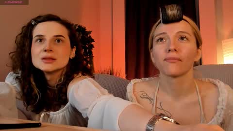 aurorawrenfield online show from March 2026 03:01:01 AM