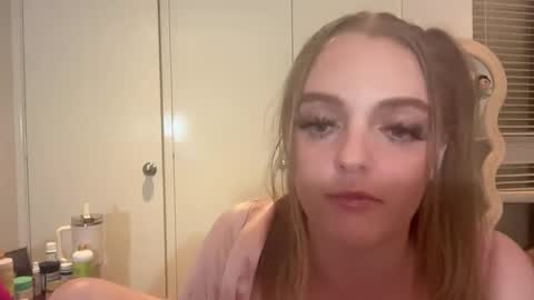 Snapshot of aussiecouple101798558 chatting on October 2025 04:25:02 AM aussiecouple101798558 online show from October 2025 04:25:02 AM