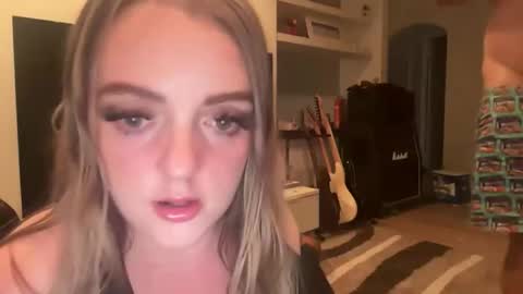 Snapshot of aussiecouple101798558 chatting on November 2025 05:58:02 PM aussiecouple101798558 online show from November 2025 05:58:02 PM