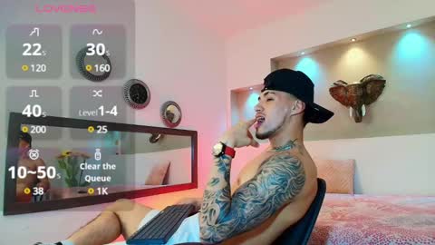 Snapshot of austin_collinss chatting on January 2025 05:48:02 AM AUSTIN online show from January 2025 05:48:02 AM