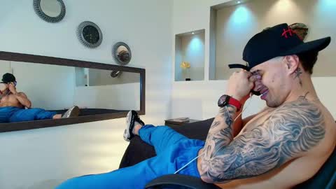 Snapshot of austin_collinss chatting on February 2025 05:42:02 AM AUSTIN online show from February 2025 05:42:02 AM