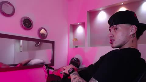 Snapshot of austin_collinss chatting on February 2025 08:11:01 AM AUSTIN online show from February 2025 08:11:01 AM