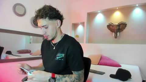 Snapshot of austin_collinss chatting on February 2025 06:15:02 PM AUSTIN online show from February 2025 06:15:02 PM