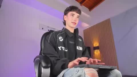 Snapshot of austin_rouse chatting on March 2026 08:15:02 PM austin_rouse online show from March 2026 08:15:02 PM