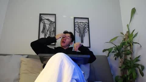 austinreeds online show from October 2025 12:15:01 PM