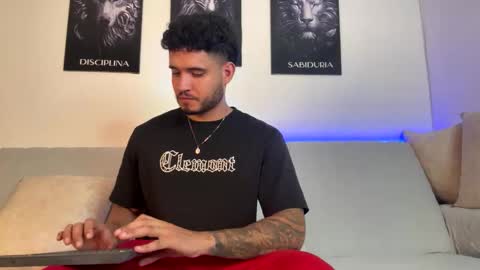 Snapshot of austintorres_ chatting on June 2026 01:06:01 AM AustinTorres online show from June 2026 01:06:01 AM