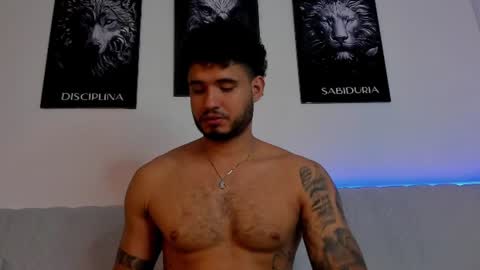 Snapshot of austintorres_ chatting on June 2026 01:25:02 AM AustinTorres online show from June 2026 01:25:02 AM