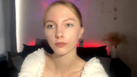 Annie online show from September 2025 12:51:01 PM