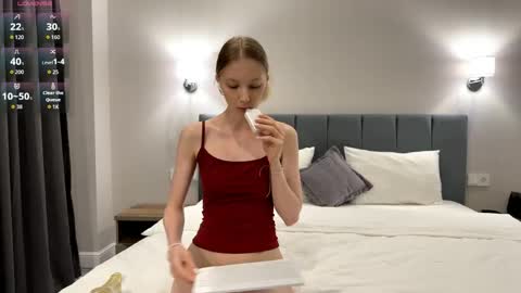 Snapshot of autumnroginson chatting on May 2026 04:57:01 PM Annie online show from May 2026 04:57:01 PM