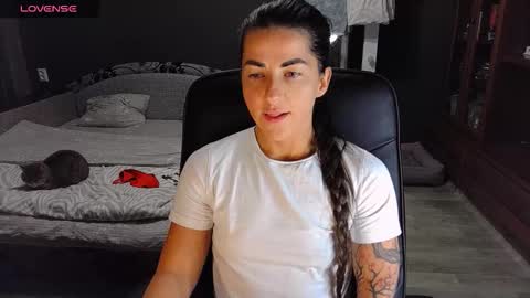 Ava online show from November 2025 04:51:01 PM