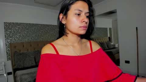 Ava  online show from October 2025 12:37:01 PM