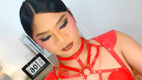 Ava online show from October 2025 04:33:01 AM