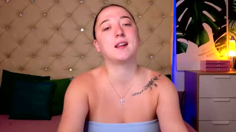 Snapshot of ava_maax chatting on June 2026 04:47:01 AM Ava online show from June 2026 04:47:01 AM