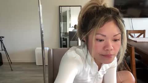 Snapshot of ava_petite_ chatting on April 2026 08:37:02 PM Little Ava online show from April 2026 08:37:02 PM