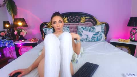 avaaaddamss online show from February 2026 10:11:01 AM