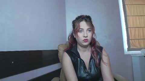 Snapshot of avablue_ chatting on June 2026 05:50:02 AM online show from June 2026 05:50:02 AM