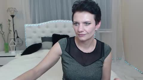 avasaturnian online show from November 2025 01:55:02 PM