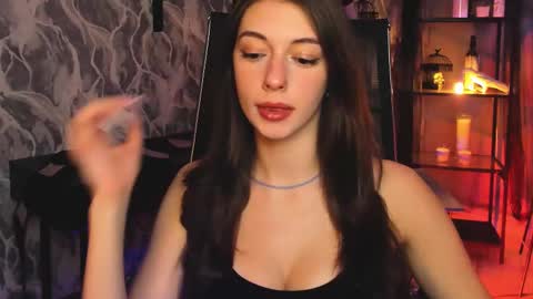 Avie online show from October 2025 07:27:02 PM