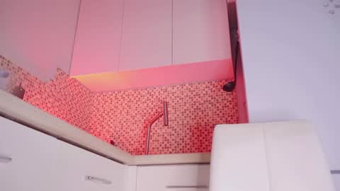 Kate  online show from October 2025 05:08:02 PM