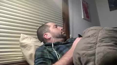 Snapshot of averagejoe345977 chatting on February 2026 06:44:02 PM averagejoe345977 online show from February 2026 06:44:02 PM