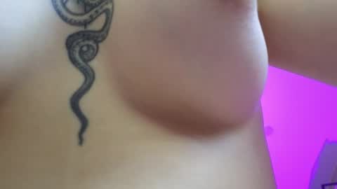Snapshot of avgustina_love chatting on July 2026 08:53:01 AM avgustina_love online show from July 2026 08:53:01 AM