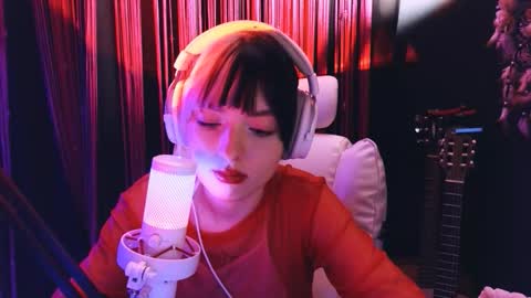 Avriel online show from December 2025 09:20:01 PM