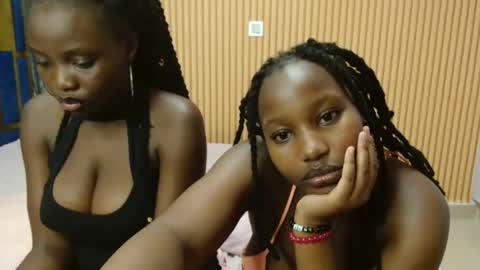 Avian online show from November 2025 04:58:02 AM