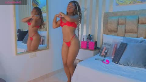 Snapshot of avis_lara chatting on May 2026 07:20:02 PM AVIS online show from May 2026 07:20:02 PM