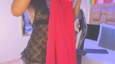 Snapshot of avis_lara chatting on June 2026 06:56:01 PM AVIS online show from June 2026 06:56:01 PM