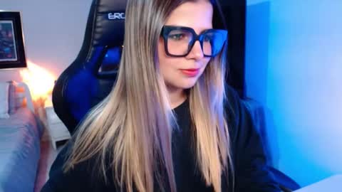 Avrill Morgan online show from October 2025 08:31:01 PM